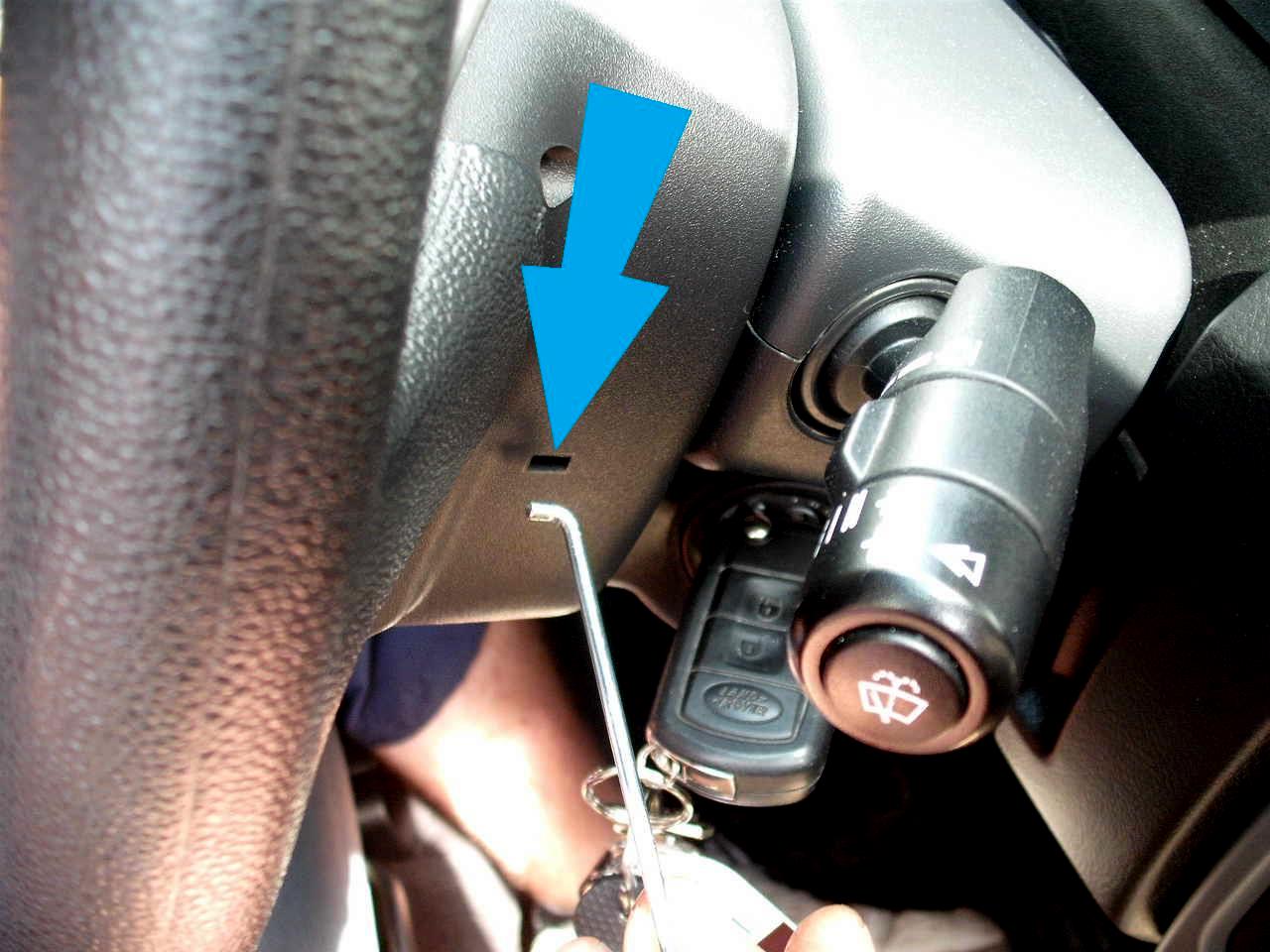 Steering wheel airbag removal tool for Land Rover Freelander 2 air bag